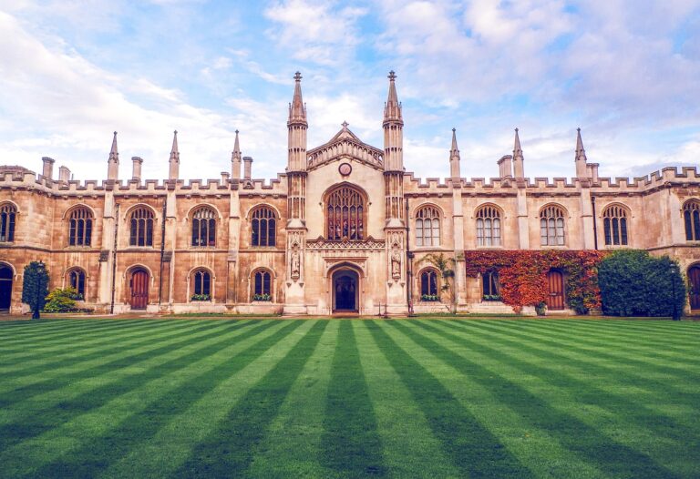 London Airport to Cambridge City Guide
