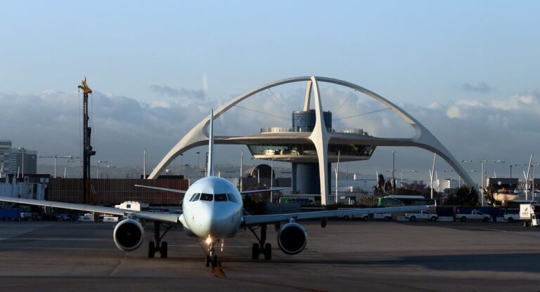 Which Uk Airports Fly Direct to Los Angeles