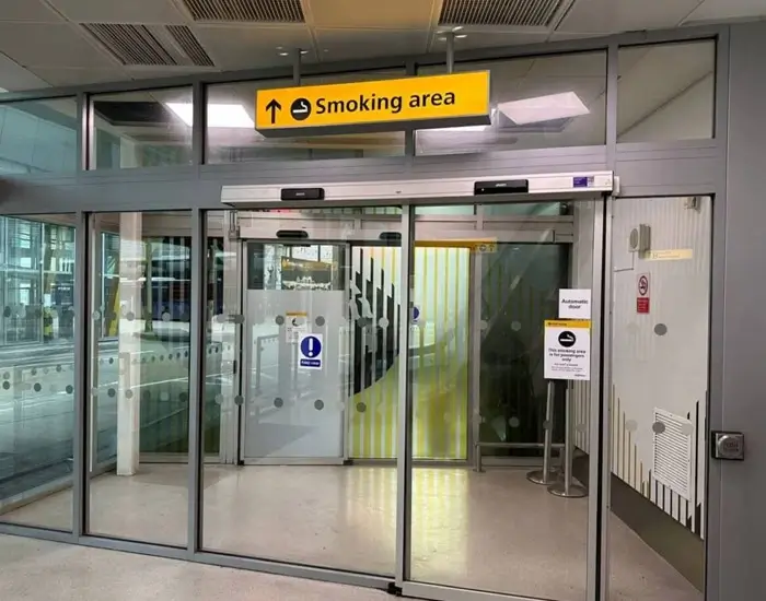 Smoking Area Manchester Airport | Smoking Manchester Airport - Airport Transfer UK