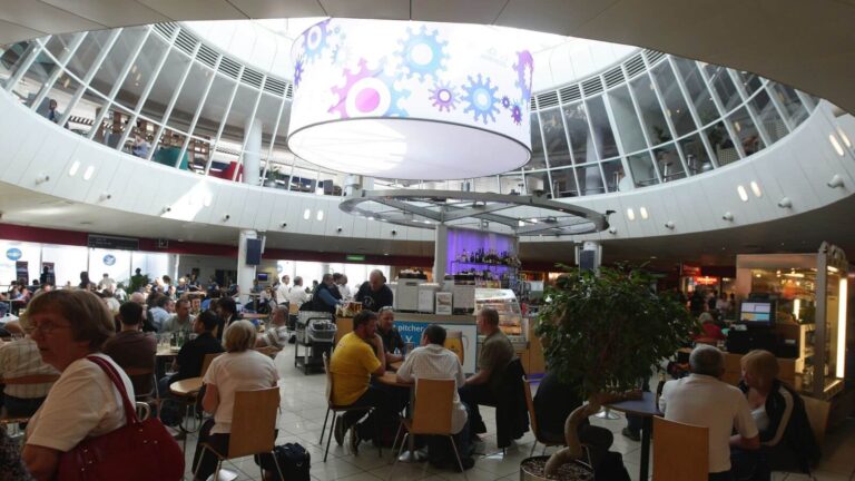 Terminal 3 Smoking Area Manchester: Your 2025 Guide- Airport Transfers UK